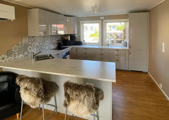 Semesterbostad Hus Med Opptil 7 Sengeplasser Time